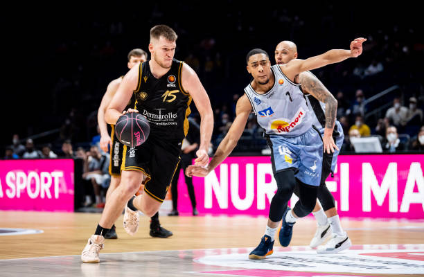 亚冠赛场竞 亚冠赛场竞